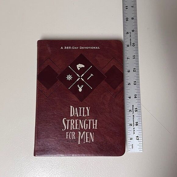 A 365 Day Devotional Daily Strength for Men - Picture 8 of 8